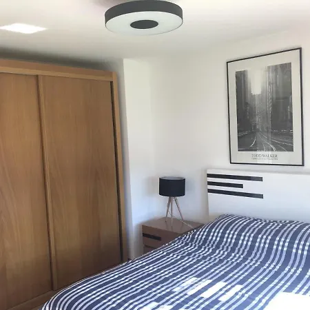 Entire In - 2 Bedrooms 公寓 *